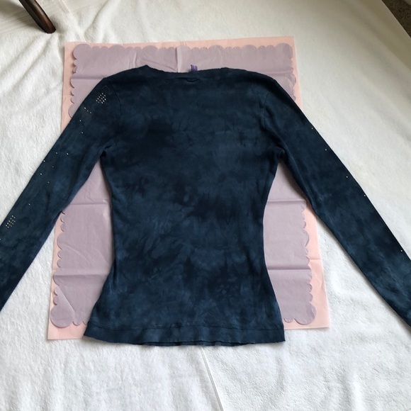 Emma & Sam blue tie dye long sleeve T shirt Sz. M, but runs small PTP 15” - Picture 15 of 17